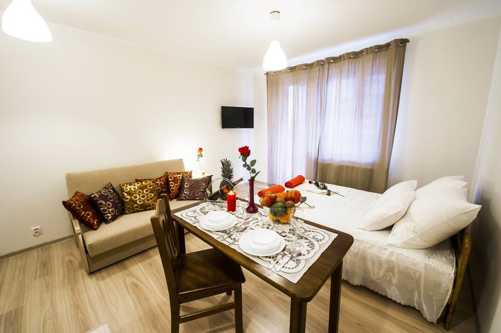 Apartament Polonijna クラクフ エクステリア 写真
